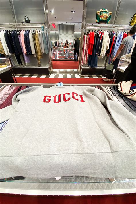 was gibt es im gucci outlet|gucci official outlet online store.